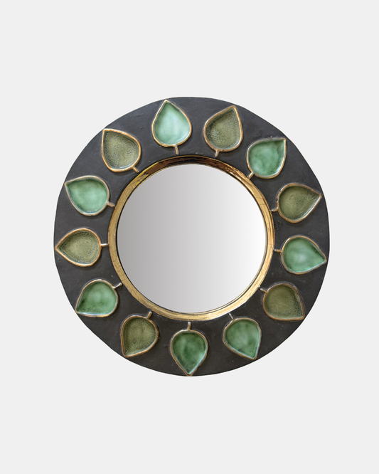 Mithé Espelt, Piques mirror, 1952. Grey glazed ceramic with green leaf decoration and gold lustre rim, diameter 25 cm. Front view.